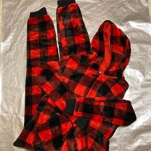 🎉10 for $10🎉Velour Buffalo Plaid Onesie  Size 12